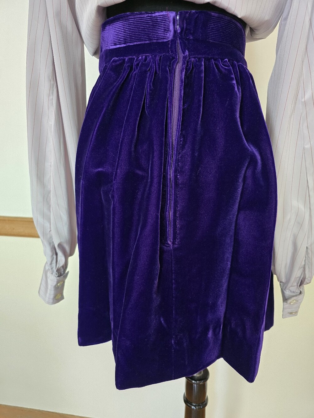 70s Vintage Boho Velvet Bolero and Mini Skirt Set - Picture 12 of 16